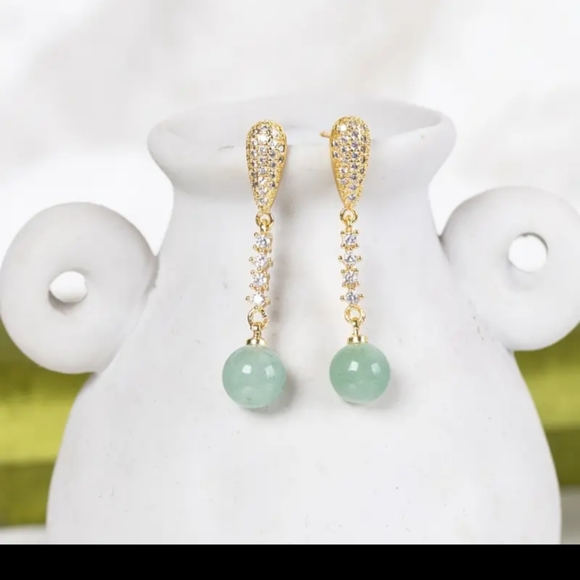 NWT Adventurine Stone with 18k gold plated earrings. - Picture 3 of 8
